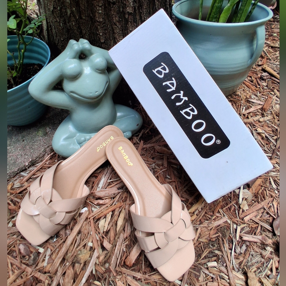 🔥NEWT Bamboo WOVEN PATENT Slide Sandals Size 6.5 & FREE GIFT